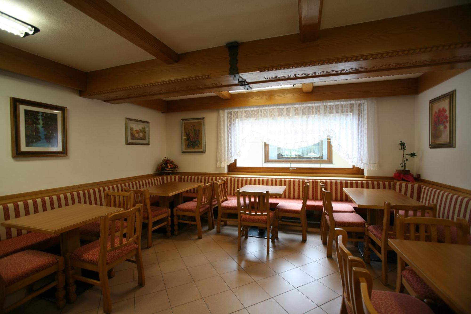 Hotel Sella Ronda Serenella Campitello di Fassa Exterior foto